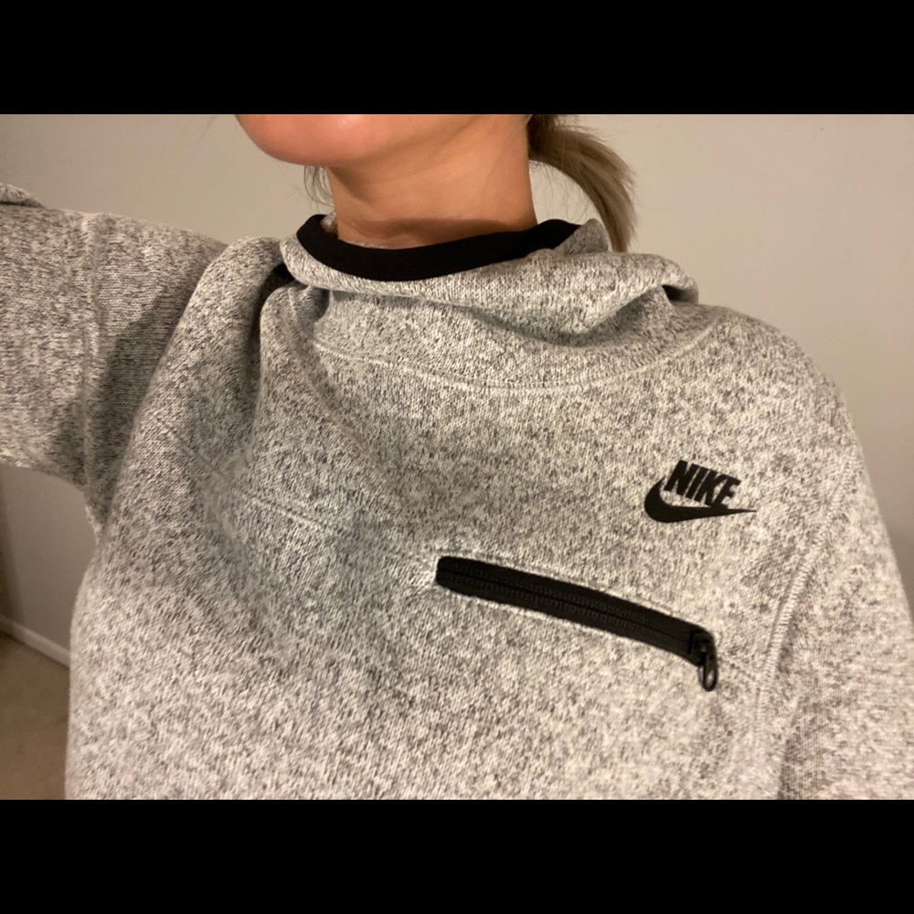Women’s round neck nike hoodie